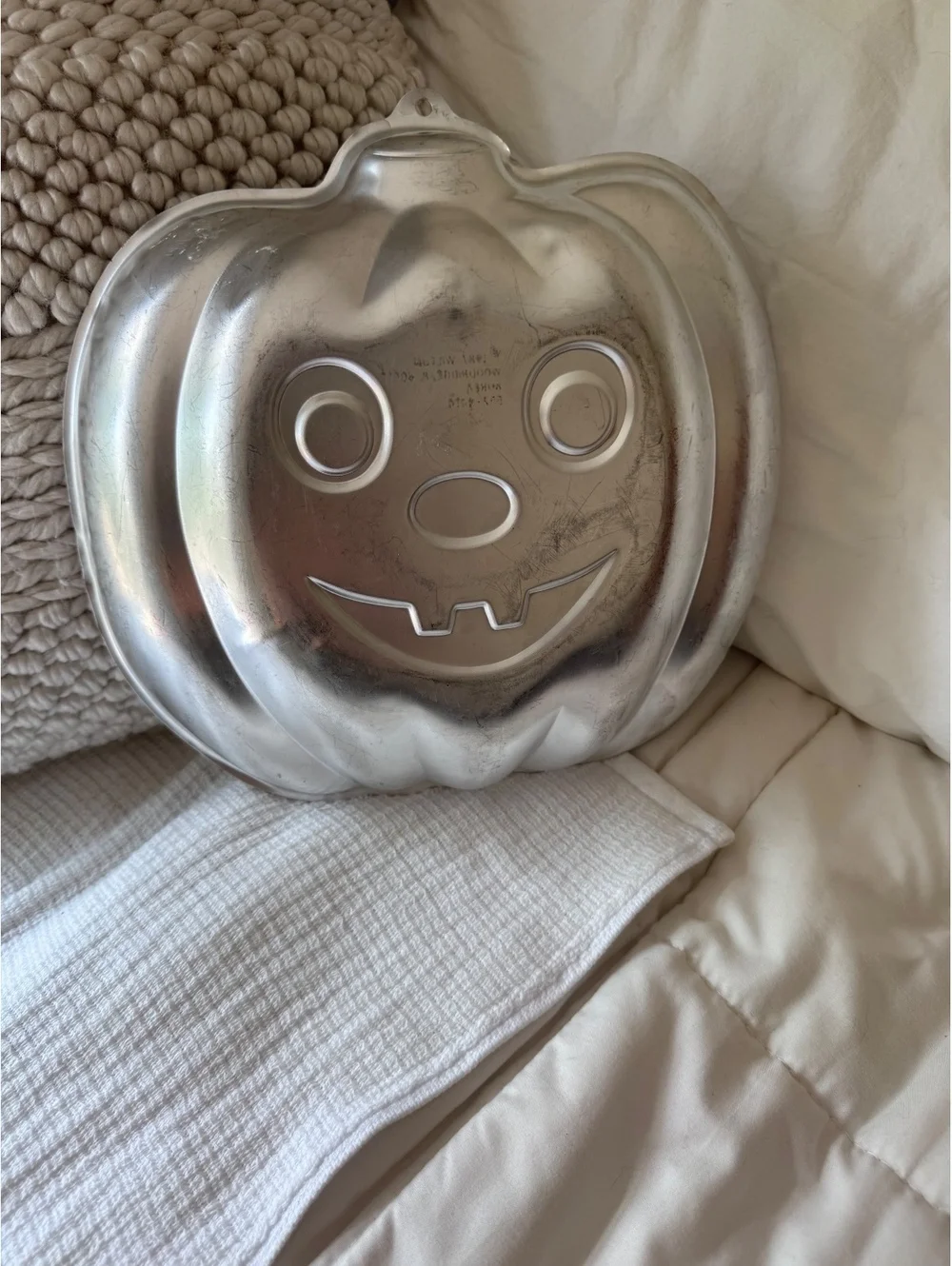 Vintage 1987 Wilton Jack O Lantern Pumpkin Cake Pan Aluminum Mold 502-9414